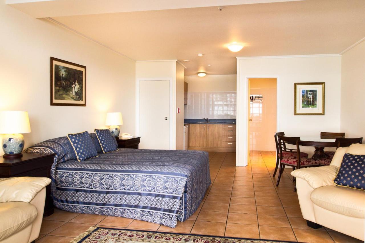 Commodores Lodge Russell Dış mekan fotoğraf